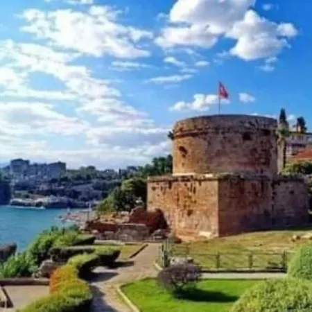 公寓 Tarihi Kaleici Muethis Konum Deniz Yakini Uygun Fiyat Huzurlu Ev 安塔利亚