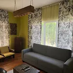 Tarihi Kaleici Muethis Konum Deniz Yakini Uygun Fiyat Huzurlu Ev *