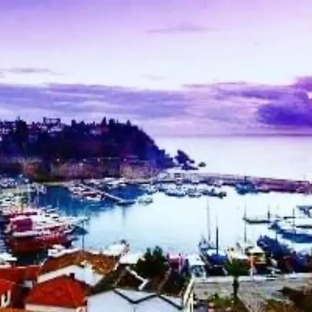 Tarihi Kaleici Muethis Konum Deniz Yakini Uygun Fiyat Huzurlu Ev Lägenhet Antalya