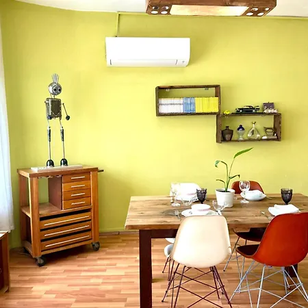 Apartament Tarihi Kaleici Muethis Konum Deniz Yakini Uygun Fiyat Huzurlu Ev *