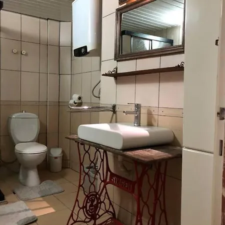 Tarıhı Kaleıçı Müthış Konum Denız Yakini Uygun Fıyat Huzurlu Ev *