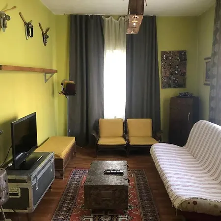 Tarihi Kaleici Muethis Konum Deniz Yakini Uygun Fiyat Huzurlu Ev